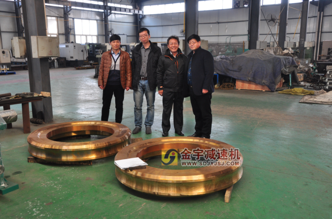 減速機(jī),減速器,蝸輪蝸桿減速機(jī),蝸輪蝸桿副,蝸輪減速機(jī),蝸桿減速機(jī),平面二次包絡(luò)減速機(jī),包絡(luò)減速機(jī),非標(biāo)減速機(jī),減速機(jī)型號(hào),RV精密減速機(jī),雙導(dǎo)程精密蝸輪蝸桿副,微型減速機(jī),礦山用減速機(jī),鋼廠專用減速機(jī),硬齒面減速機(jī),立式減速機(jī),臥式減速機(jī),圓弧齒蝸輪蝸桿減速機(jī),切紙機(jī)專用減速機(jī),輪胎定型硫化機(jī),金宇減速機(jī) 減速機(jī),減速器,蝸輪蝸桿減速機(jī),蝸輪蝸桿副,蝸輪減速機(jī),蝸桿減速機(jī),平面二次包絡(luò)減速機(jī),包絡(luò)減速機(jī),非標(biāo)減速機(jī),減速機(jī)型號(hào),RV精密減速機(jī),雙導(dǎo)程精密蝸輪蝸桿副,微型減速機(jī),礦山用減速機(jī),鋼廠專用減速機(jī),硬齒面減速機(jī),立式減速機(jī),臥式減速機(jī),圓弧齒蝸輪蝸桿減速機(jī),切紙機(jī)專用減速機(jī),輪胎定型硫化機(jī),金宇減速機(jī)