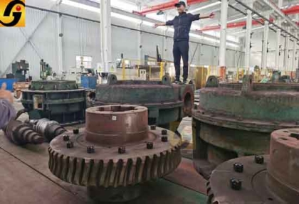 鋼廠寬厚板軋機壓下裝置修復(fù)